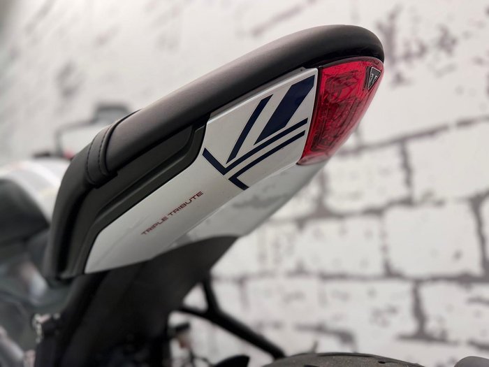 2024 Triumph Trident 660 Triple Tribute Edition Trident White