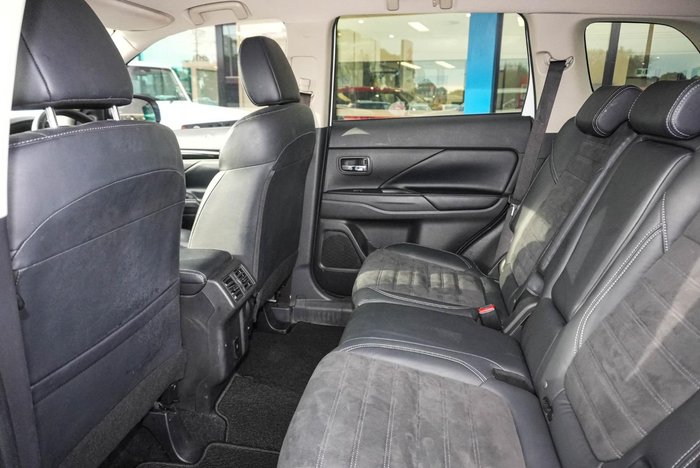 2020 Mitsubishi Outlander LS