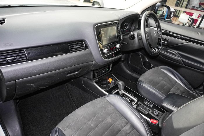 2020 Mitsubishi Outlander LS