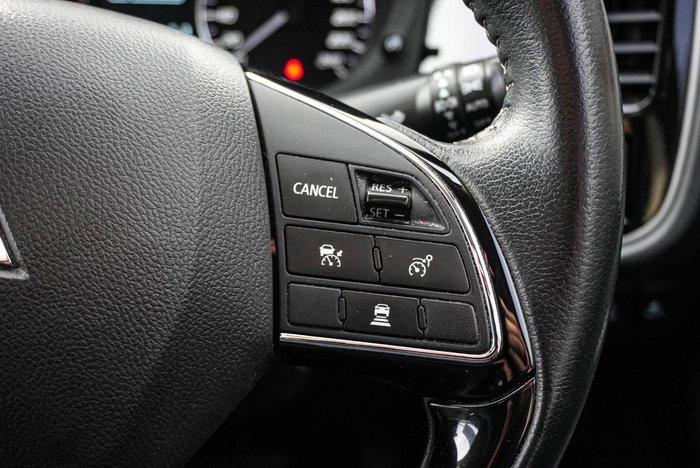 2020 Mitsubishi Outlander LS