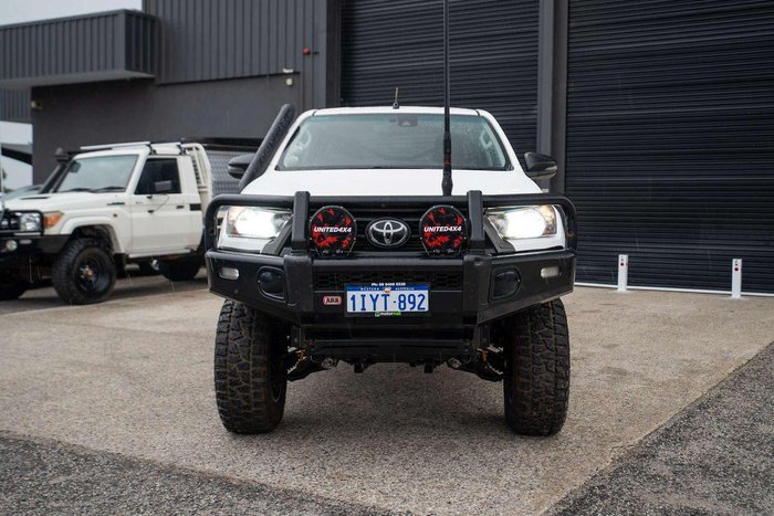 2020 Toyota Hilux SR