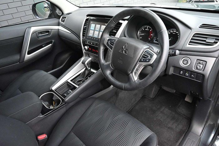 2023 Mitsubishi Pajero Sport GLS