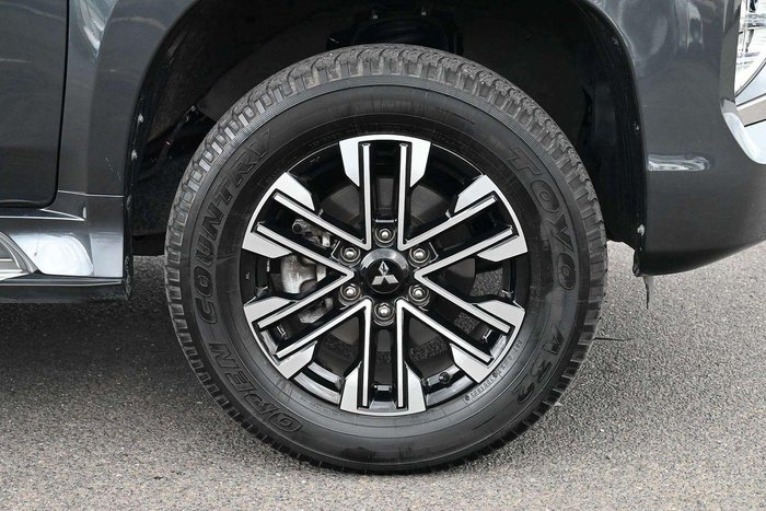 2023 Mitsubishi Pajero Sport GLS
