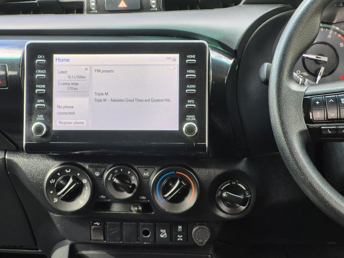 2023 Toyota Hilux SR