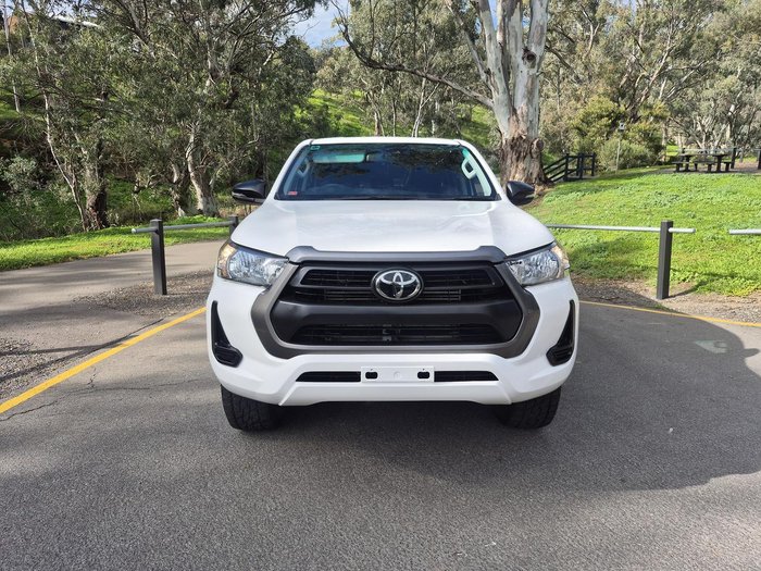 2023 Toyota Hilux SR