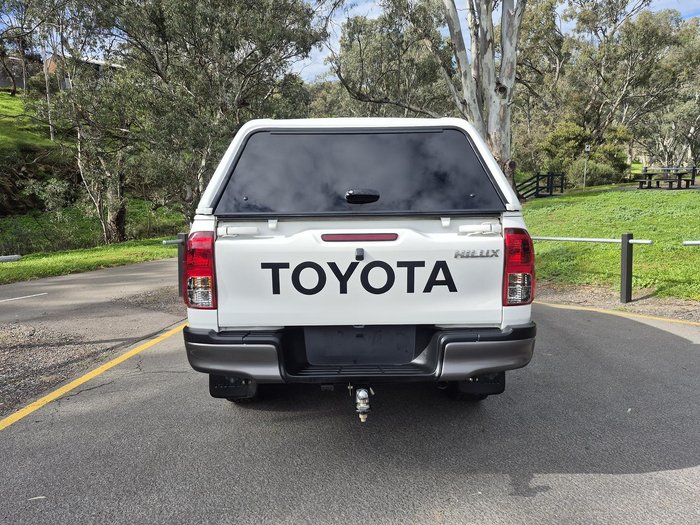 2023 Toyota Hilux SR