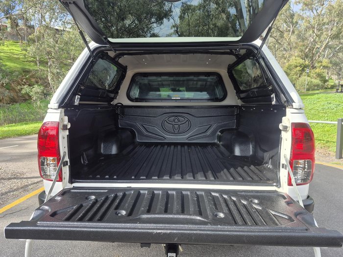 2023 Toyota Hilux SR