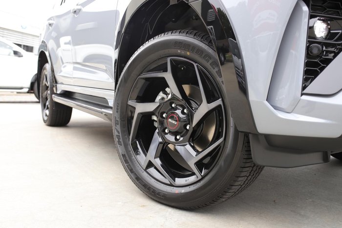 2025 Isuzu MU-X X-TERRAIN