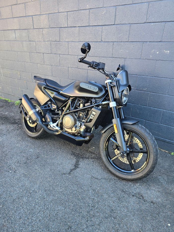 2019 HUSQVARNA SVARTPILEN 701