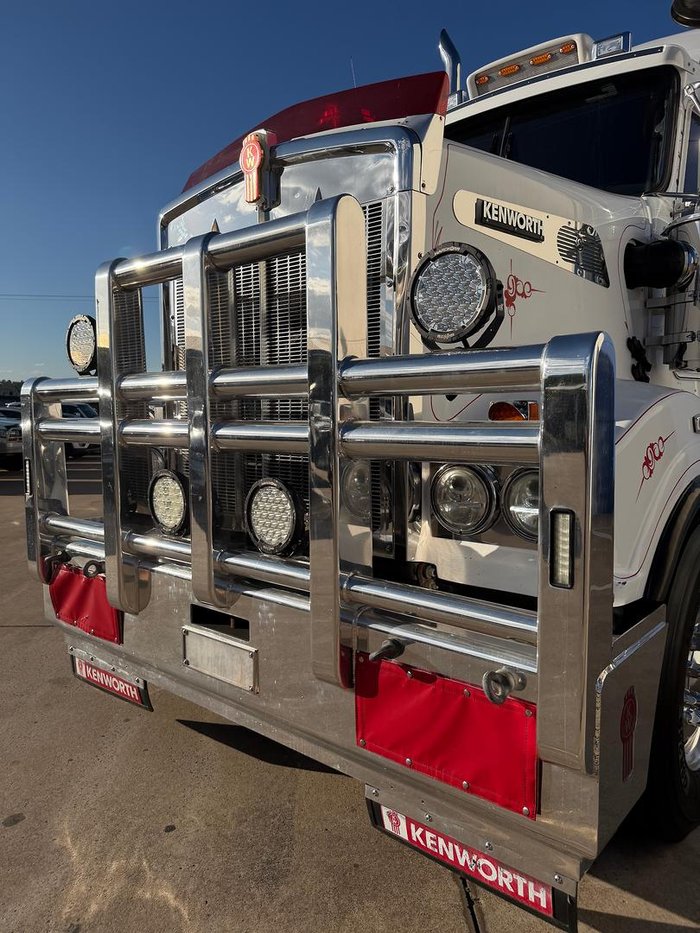 2021 Kenworth T909