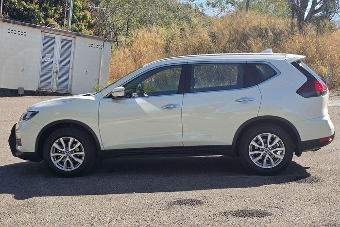 2022 Nissan X-TRAIL ST