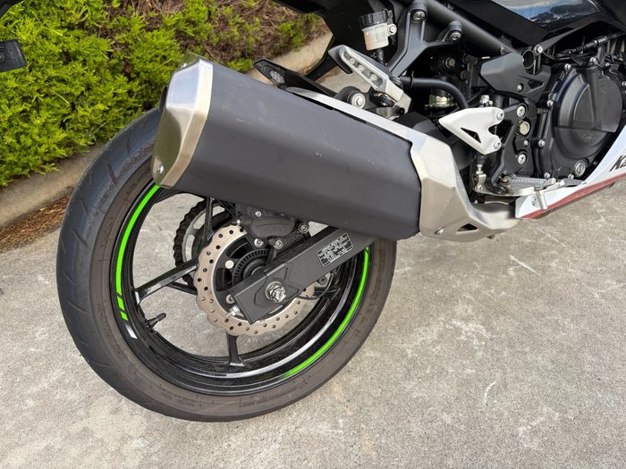 2022 Kawasaki NINJA 400 SE Green
