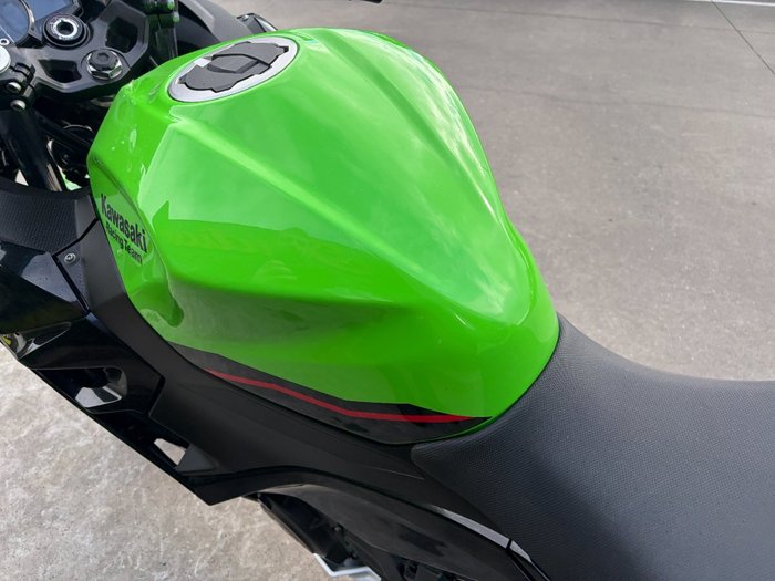 2022 Kawasaki NINJA 400 SE Green