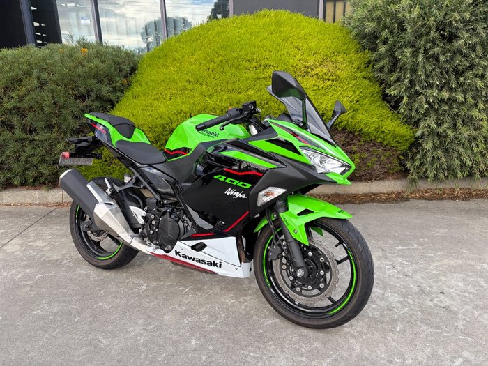 2022 Kawasaki NINJA 400 SE Green