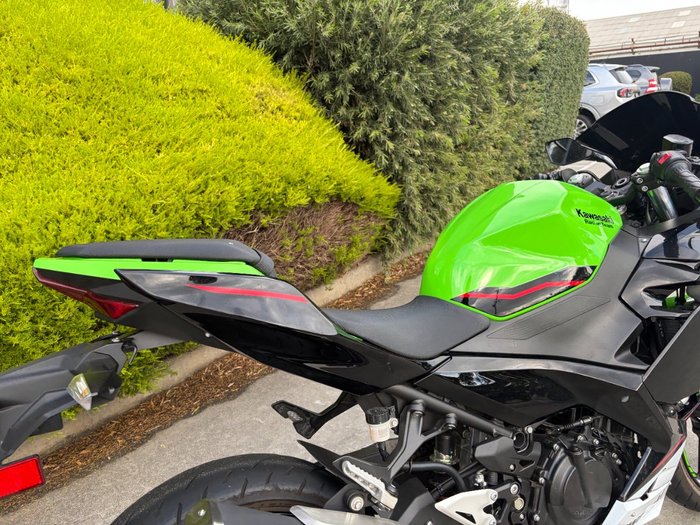 2022 Kawasaki NINJA 400 SE Green