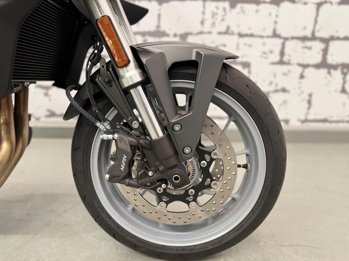 2025 Suzuki GSX-8S GSX-S Black