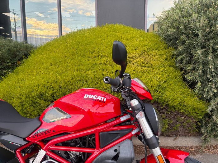 DUCATI MONSTER 659 (RED)