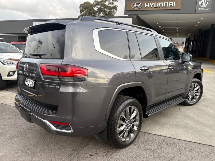 2023 Toyota Landcruiser Sahara ZX