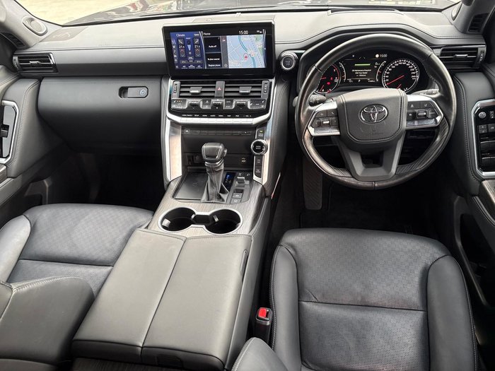 2023 Toyota Landcruiser Sahara ZX