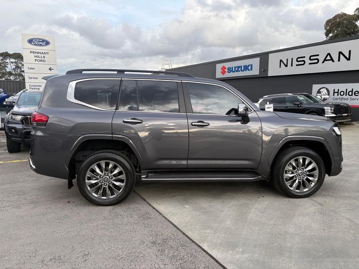 2023 Toyota Landcruiser Sahara ZX