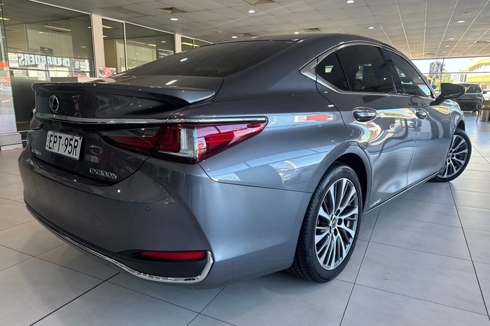 2021 Lexus ES ES300h Luxury