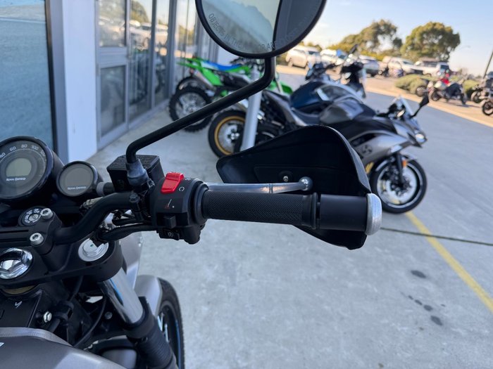 2022 ROYAL ENFIELD (SEE ALSO ENFIEL HIMALAYAN BASE E5 GREY