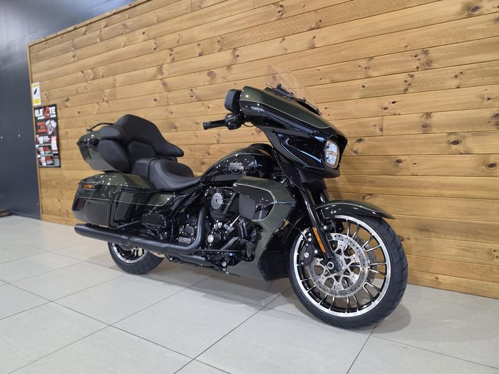 2026 Harley-Davidson Street Glide Limited 117 (FLHXL)