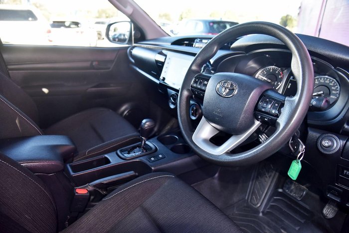 2021 Toyota Hilux SR