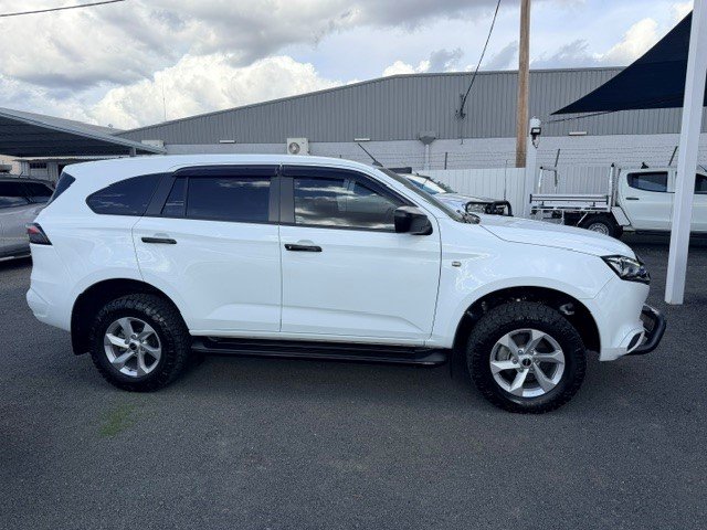 2023 Isuzu MU-X LS-M