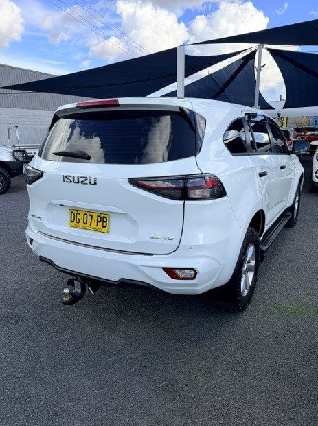 2023 Isuzu MU-X LS-M
