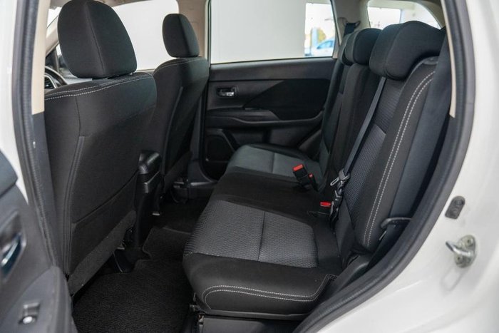 2017 Mitsubishi Outlander LS