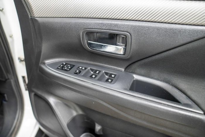 2017 Mitsubishi Outlander LS