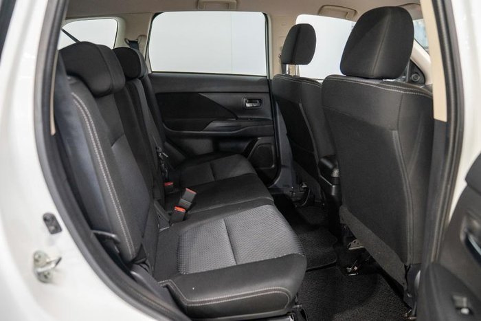 2017 Mitsubishi Outlander LS
