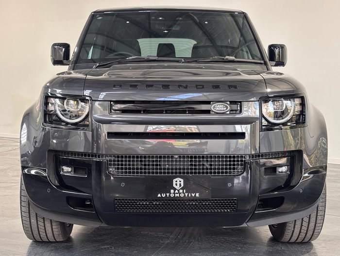 2026 Land Rover Defender 110 P425 X-Dynamic SE