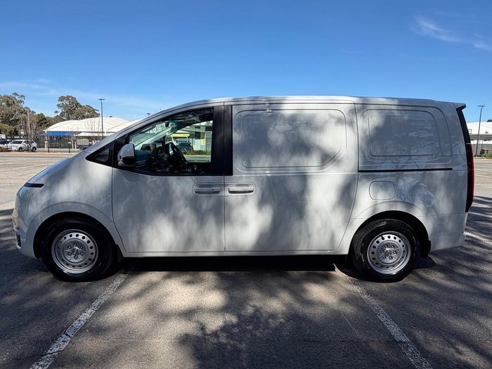 2026 Hyundai STARIA LOAD