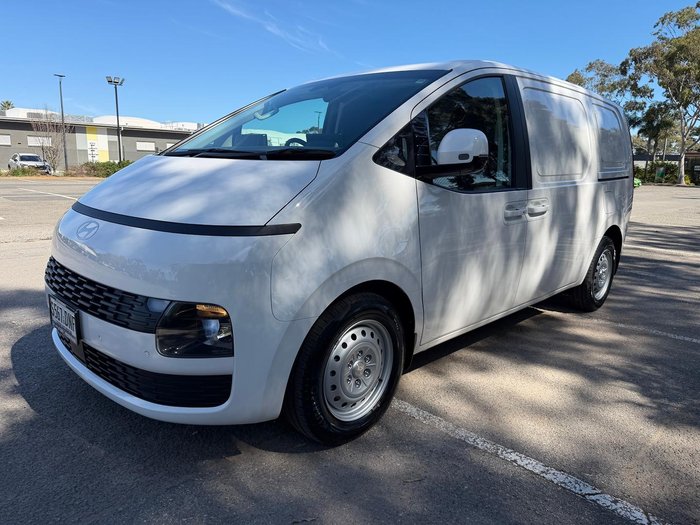 2026 Hyundai STARIA LOAD