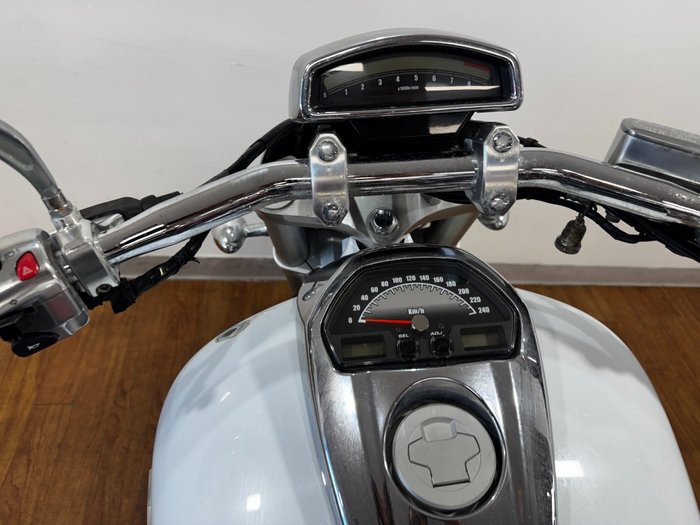 2008 Suzuki VZR 1800 BOULEVARD (M109R) WHITE