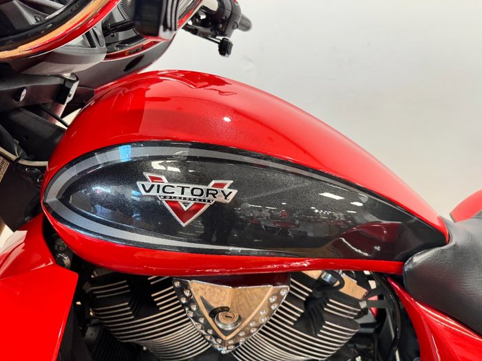 2016 Victory CROSS COUNTRY TOUR RED
