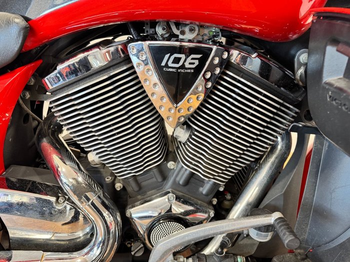 2016 Victory CROSS COUNTRY TOUR RED