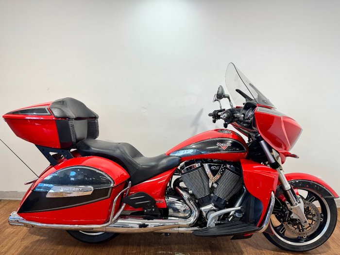 2016 Victory CROSS COUNTRY TOUR RED