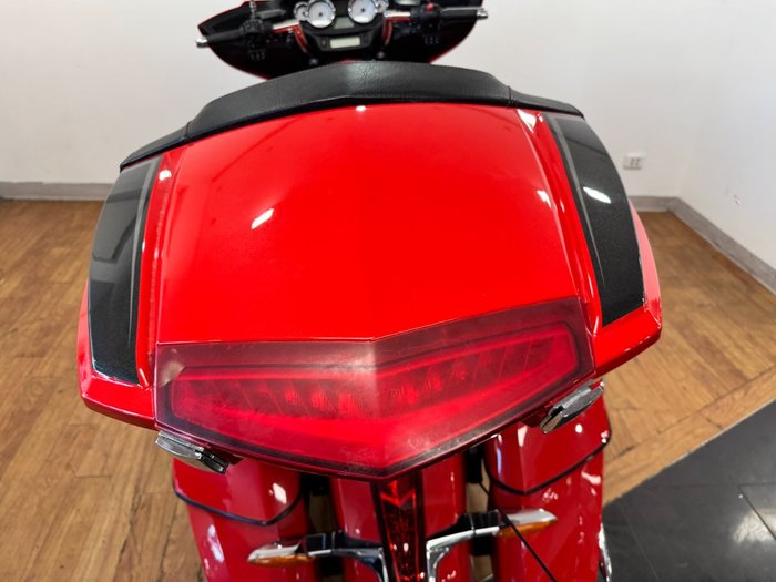 2016 Victory CROSS COUNTRY TOUR RED