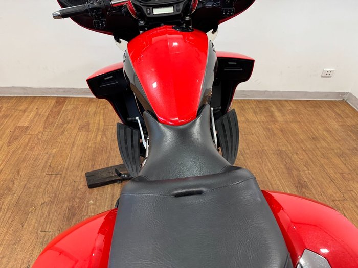 2016 Victory CROSS COUNTRY TOUR RED