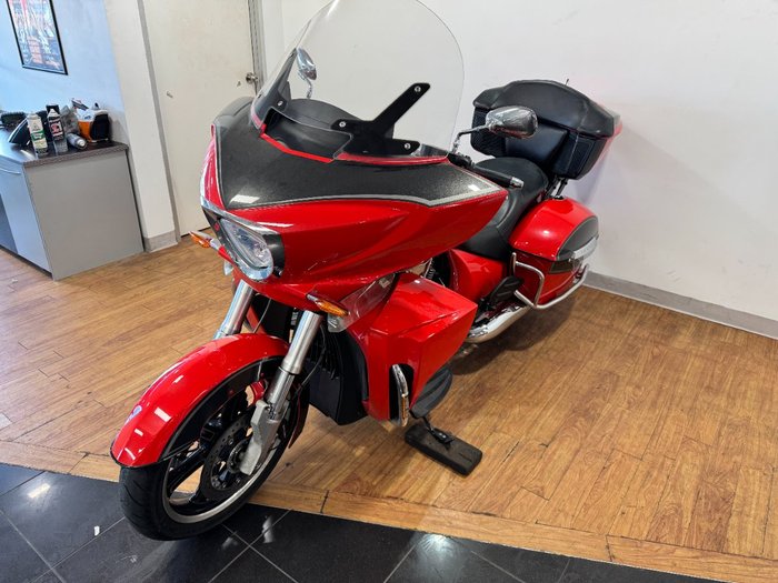 2016 Victory CROSS COUNTRY TOUR RED