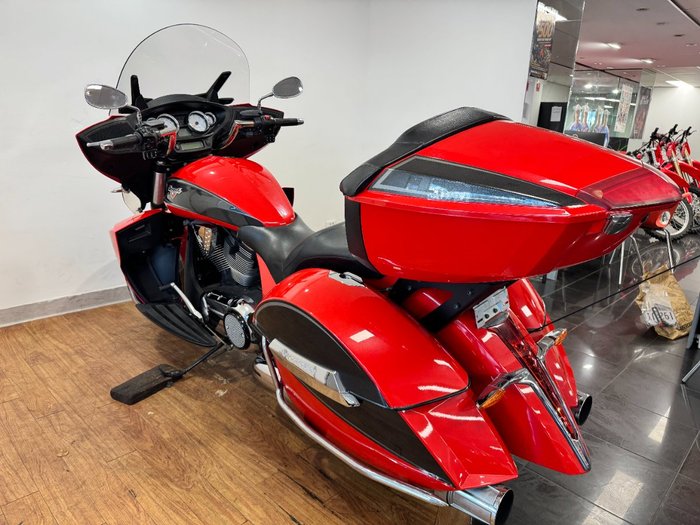 2016 Victory CROSS COUNTRY TOUR RED