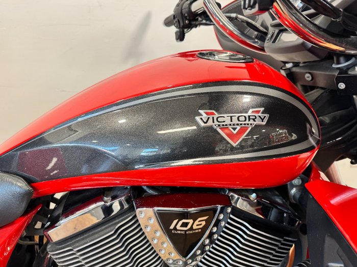 2016 Victory CROSS COUNTRY TOUR RED