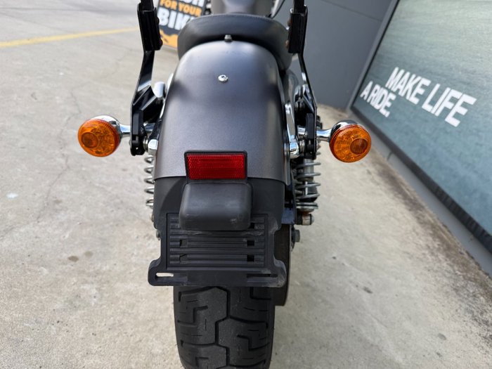 2015 HARLEY-DAVIDSON XL1200V SEVENTY-TWO GREY