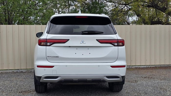 2022 Mitsubishi Outlander LS
