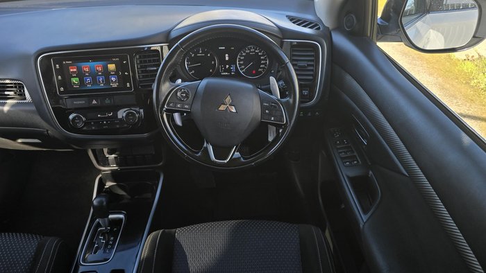 2017 Mitsubishi Outlander LS Safety Pack