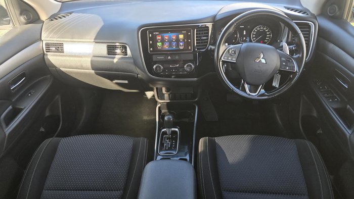 2017 Mitsubishi Outlander LS Safety Pack