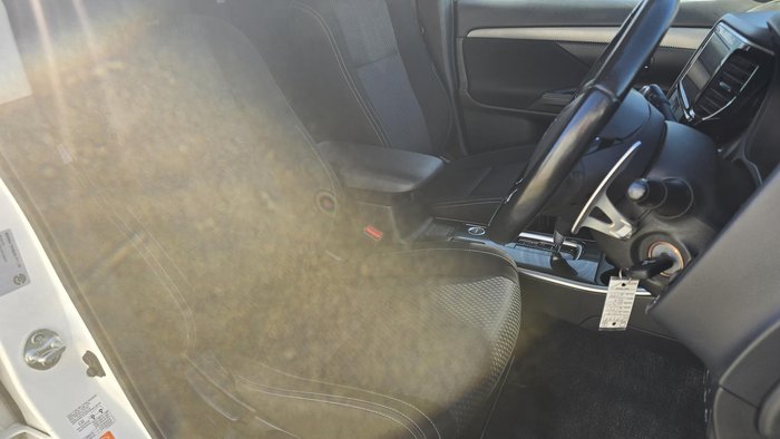2017 Mitsubishi Outlander LS Safety Pack